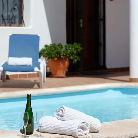 Βίλα Playa Blanca Sleeps 8 Pool Wifi *