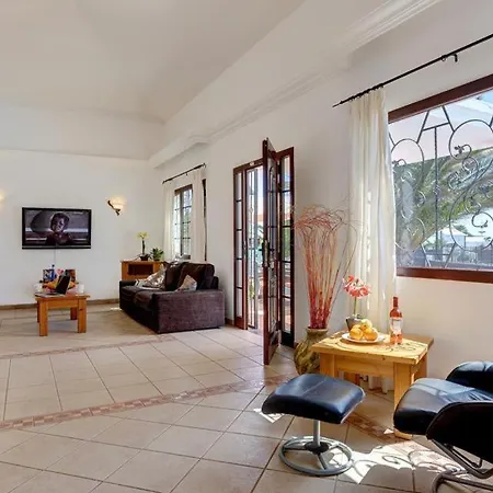 Βίλα Playa Blanca Sleeps 8 Pool Wifi *